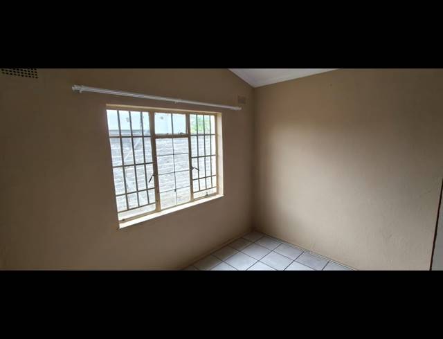 2 BEDROOM HOUSE FOR SALE IN OOS EINDE